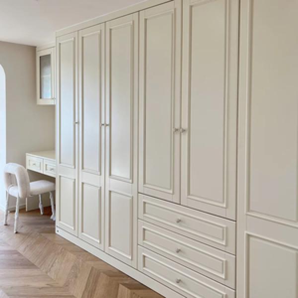 Kitchen Cabinet