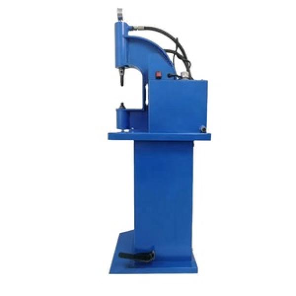 Buttonhole Machine